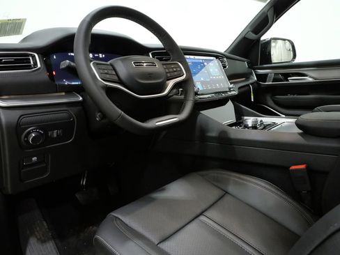 New 2026 Jeep Grand Wagoneer Limited AWD/4WD image 11