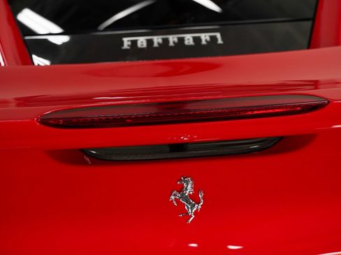 Used 2022 Ferrari F8 Tributo RWD image 23