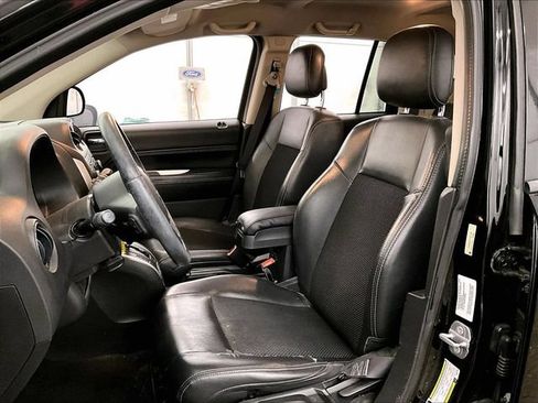 Used 2014 Jeep Compass Latitude AWD/4WD image 25