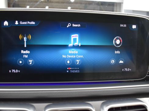 Used 2020 Mercedes-Benz GLE 450 4MATIC w/ MBUX Technology Package image 13