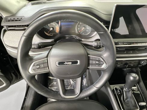 Used 2022 Jeep Compass Latitude w/ Convenience Group image 11