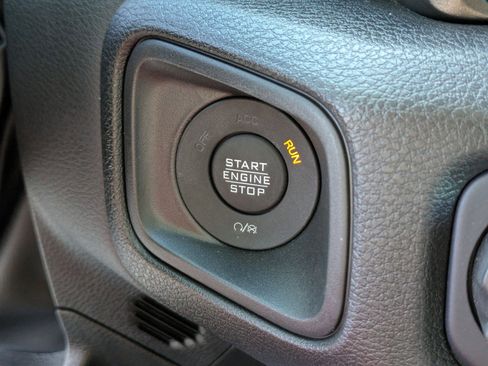 Used 2025 Jeep Wrangler Sport AWD/4WD image 21