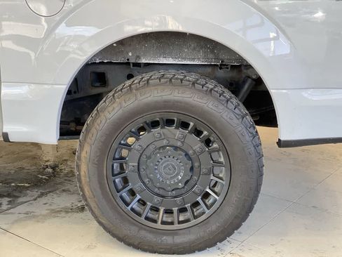 Used 2018 Ford F150 XLT w/ Equipment Group 302A Luxury AWD/4WD image 13