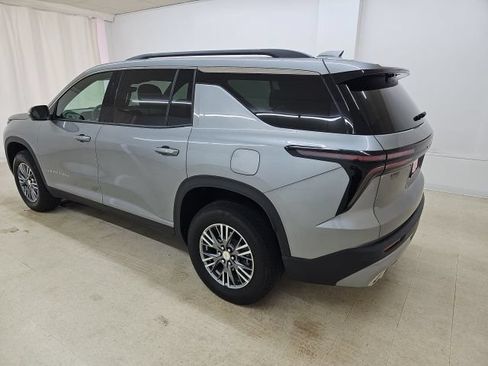 Used 2026 Chevrolet Traverse LT w/ Driver Confidence Package FWD image 18