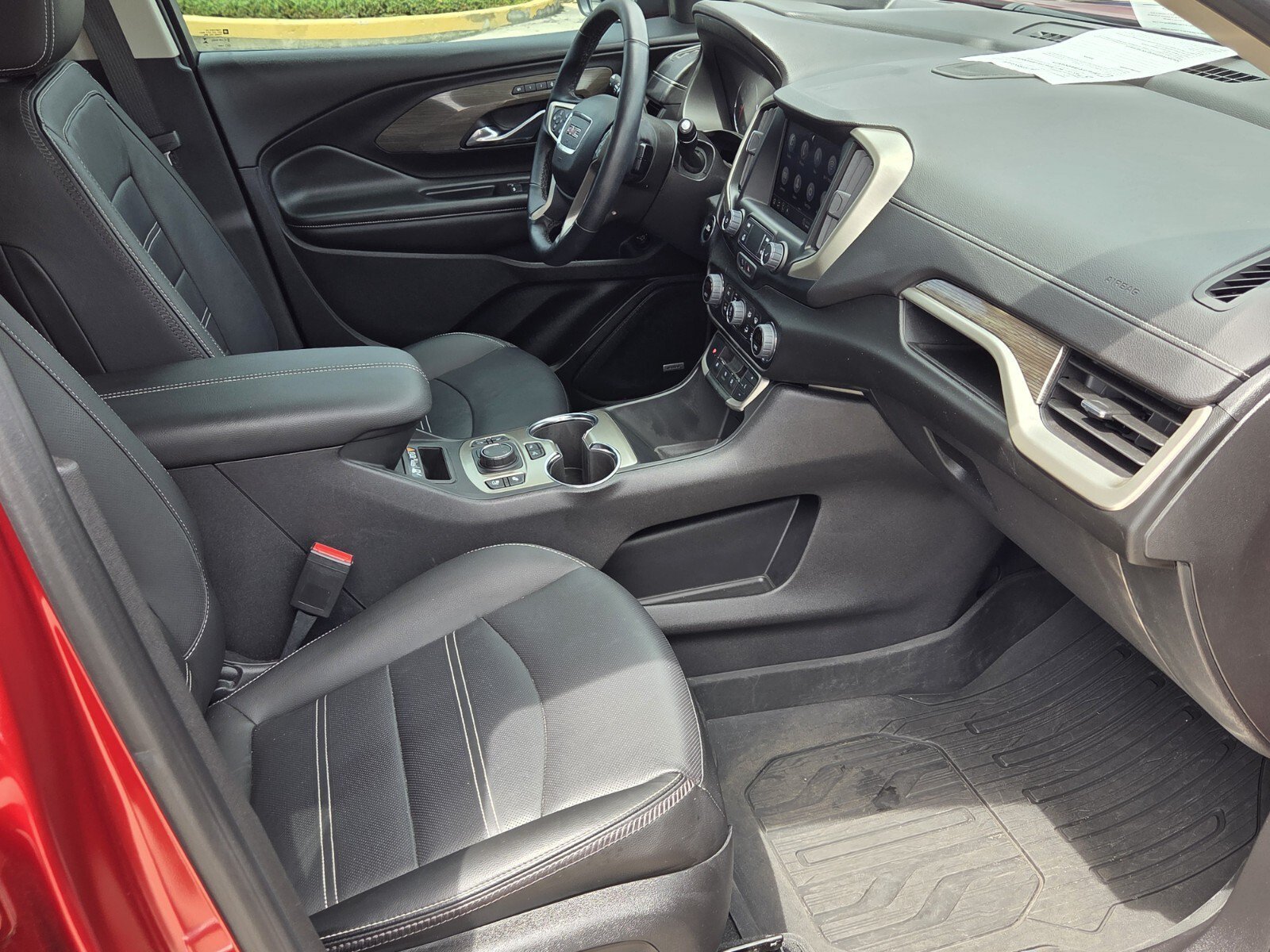 Used 2024 GMC Terrain Denali w/ Denali Premium Package AWD/4WD image 11
