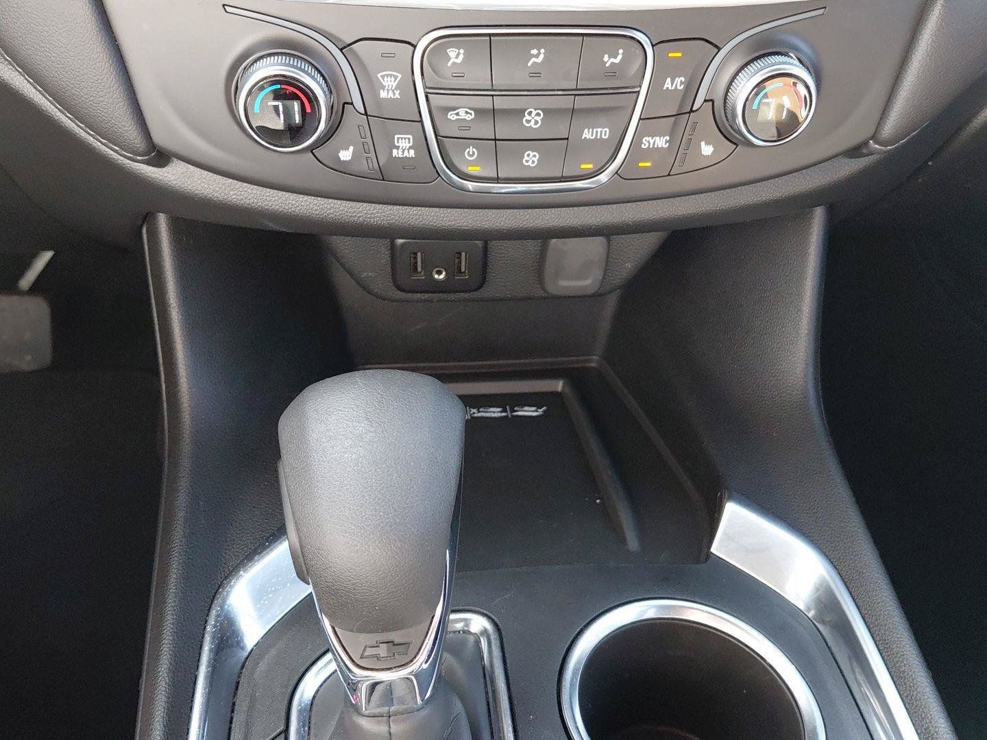 Used 2023 Chevrolet Traverse LT w/ Rear Camera Mirror Package AWD/4WD image 31
