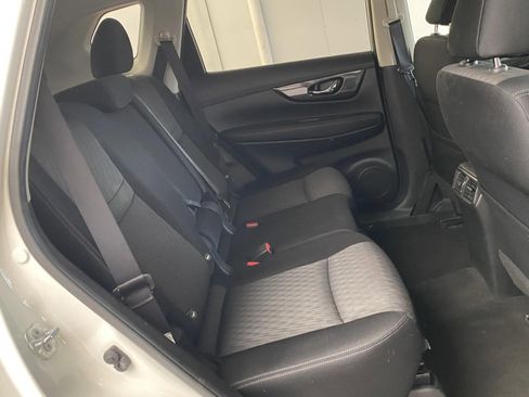 Used 2017 Nissan Rogue SV AWD/4WD image 12