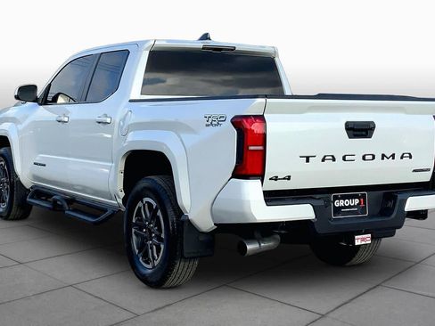 Used 2025 Toyota Tacoma TRD Sport AWD/4WD image 12