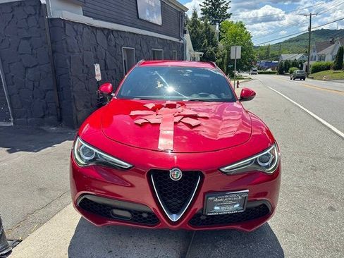 Used 2019 Alfa Romeo Stelvio Ti Sport w/ Quick Order Package 22S Sport AWD/4WD image 7