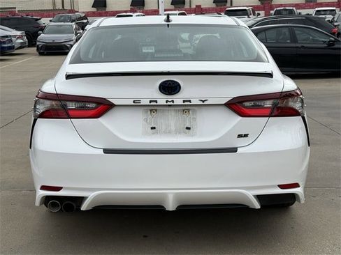 Used 2022 Toyota Corolla LE image 5