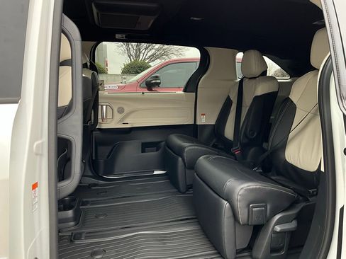 New 2026 Toyota Sienna Limited image 11