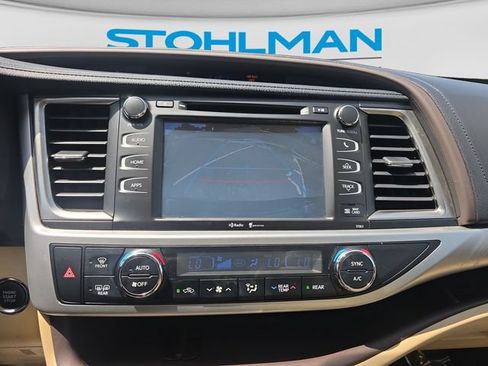 Used 2014 Toyota Highlander XLE AWD/4WD image 16