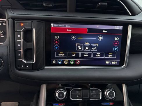 Used 2021 GMC Yukon XL Denali w/ Denali Premium Package AWD/4WD image 26