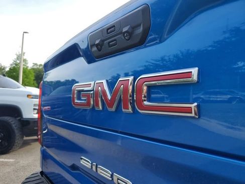 Used 2024 GMC Sierra 1500 AT4 w/ Technology Package AWD/4WD image 6