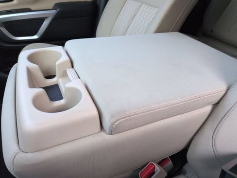 Used 2019 Nissan Titan SV AWD/4WD image 17