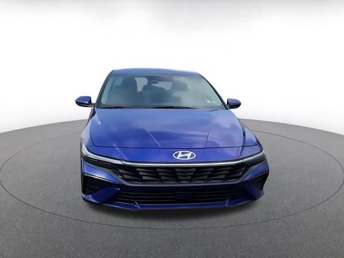 Used 2025 Hyundai Elantra SEL FWD image 5