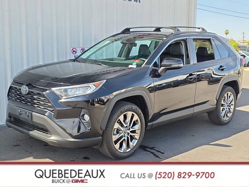 Used 2021 Toyota RAV4 XLE Premium w/ Carpet Mat Package (TMS) FWD image 3