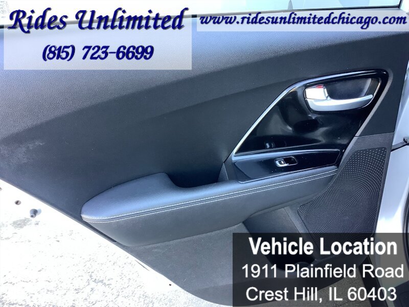 Used 2019 Kia Niro S Touring FWD image 40