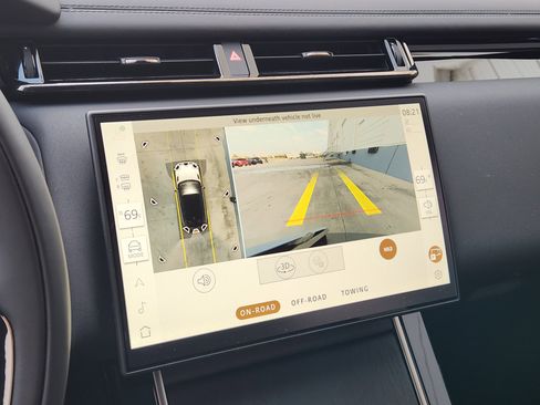 New 2026 Land Rover Range Rover Velar Dynamic SE image 18