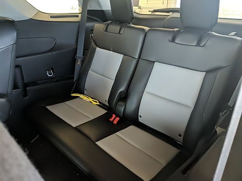 Used 2024 Ford Explorer XLT w/ Equipment Group 202A image 15