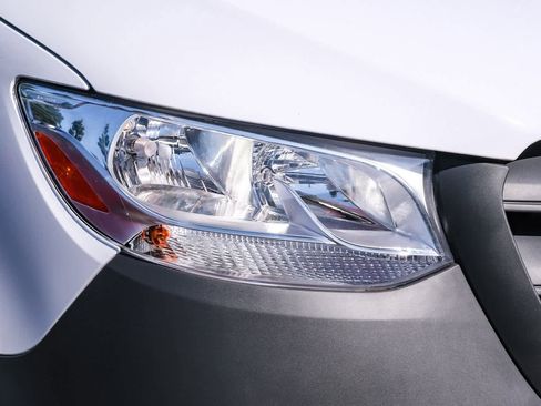 Used 2025 Mercedes-Benz Sprinter 2500 image 10