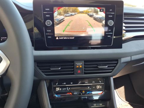 New 2026 Volkswagen Jetta SE FWD image 13