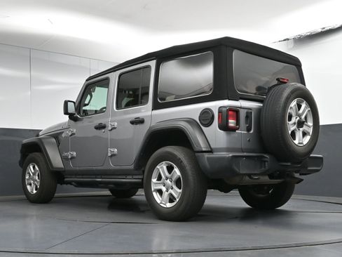 Used 2019 Jeep Wrangler Unlimited Sport S image 29