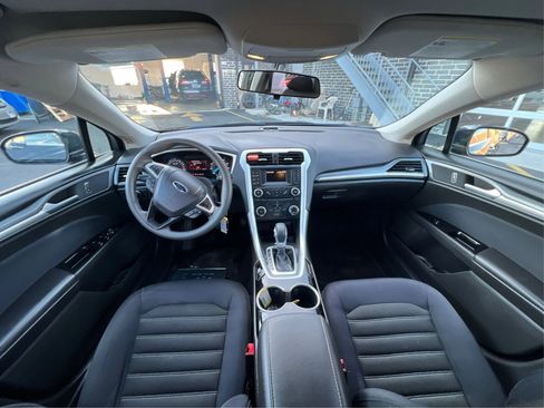 Used 2014 Ford Fusion SE image 25