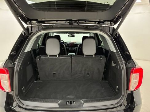 Used 2024 Ford Explorer Limited w/ Equipment Group 301A AWD/4WD image 17
