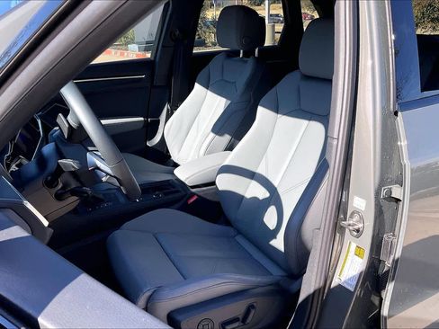 Certified 2025 Audi Q3 2.0T Premium w/ Convenience Package image 7