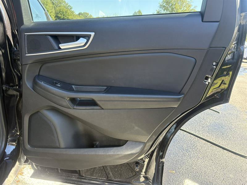 Used 2024 Ford Edge SEL AWD/4WD image 11