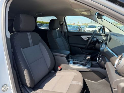 Used 2025 Chevrolet Blazer LT image 36