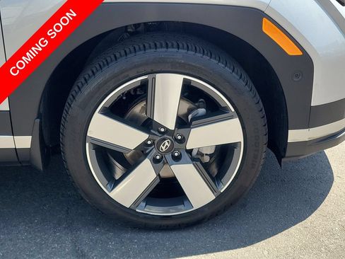 Used 2025 Hyundai Santa Fe Limited FWD image 9