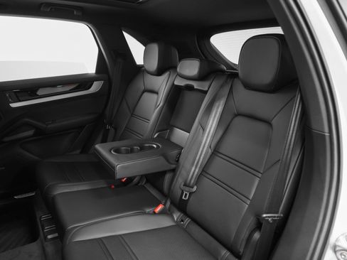Certified 2026 Porsche Cayenne E-Hybrid AWD/4WD image 44