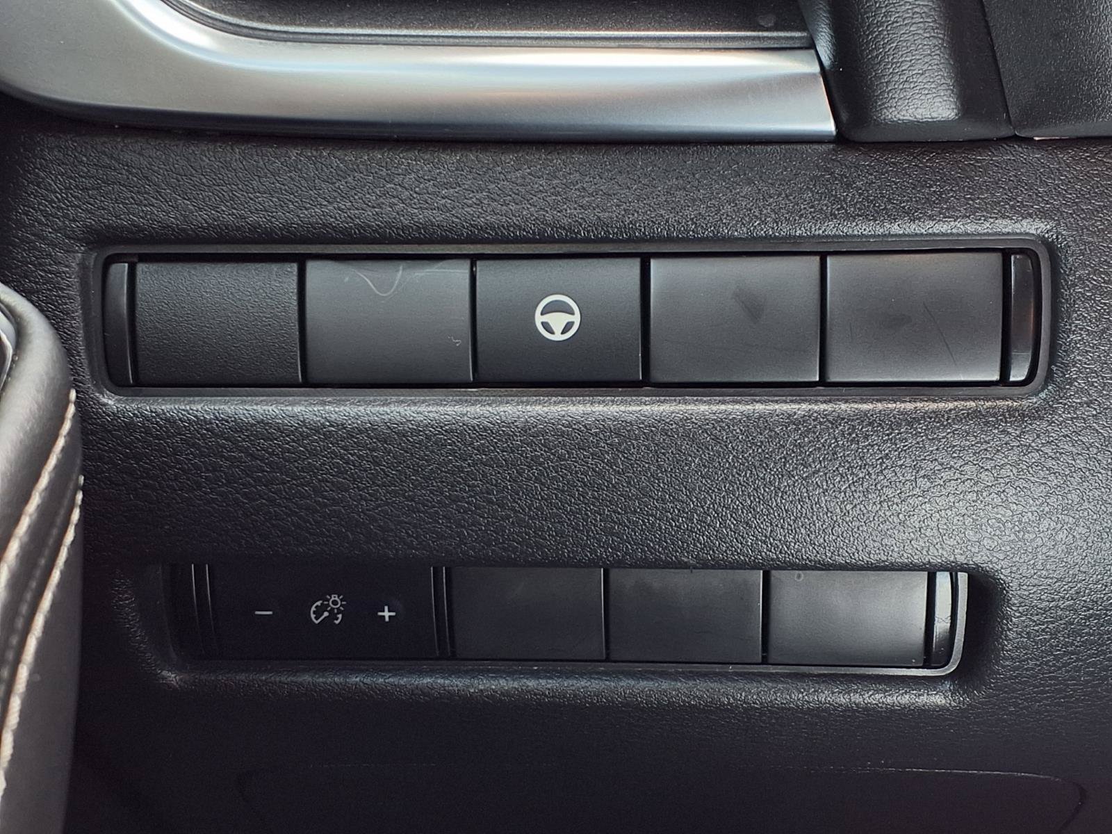 Used 2023 Nissan Rogue SV FWD image 23