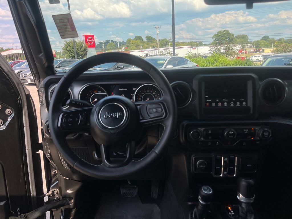 Used 2023 Jeep Wrangler Unlimited Sport AWD/4WD image 24