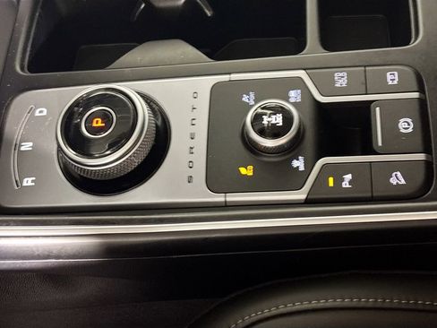 Certified 2023 Kia Sorento EX image 19