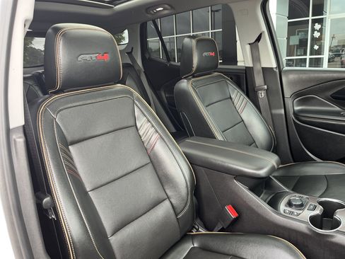 Used 2024 GMC Terrain AT4 w/ Infotainment Package II image 21