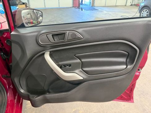 Used 2011 Ford Fiesta SEL w/ 301A Rapid Spec Order Code image 27