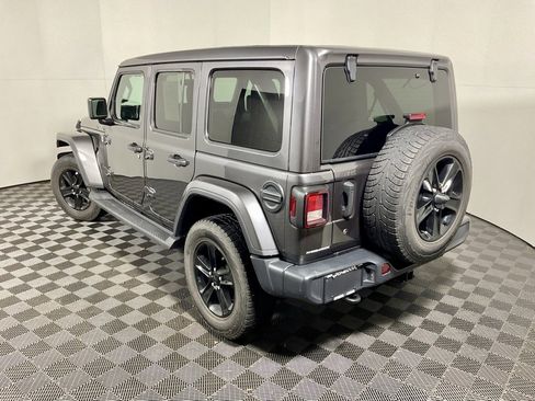 Used 2020 Jeep Wrangler Unlimited Sahara image 11