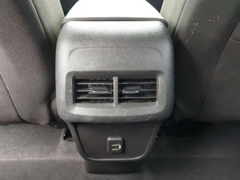 Used 2023 Chevrolet Equinox LT w/ Driver Convenience Package image 28