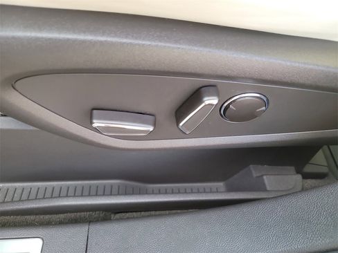 Certified 2022 Lincoln Nautilus Black Label image 18