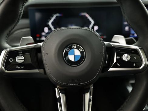 Used 2025 BMW 740i w/ Premium Package image 33