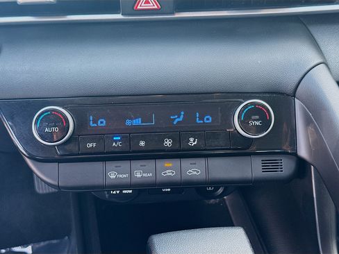 Used 2023 Hyundai Elantra SEL FWD image 12