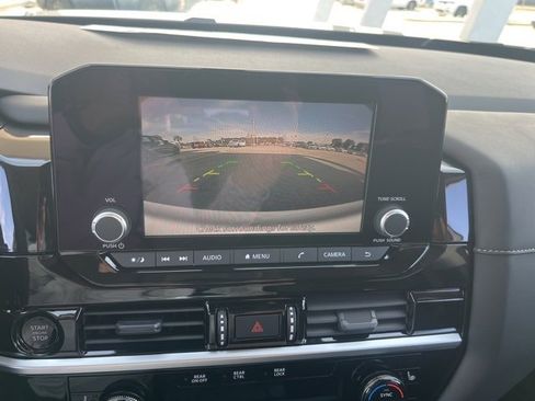 New 2025 Nissan Pathfinder SV image 14