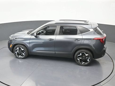 Used 2024 Kia Seltos EX FWD image 49