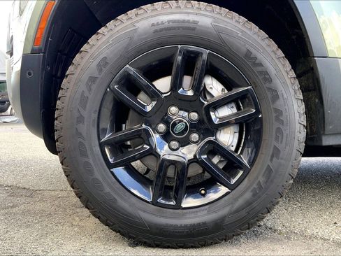Used 2024 Land Rover Defender 110 S image 10