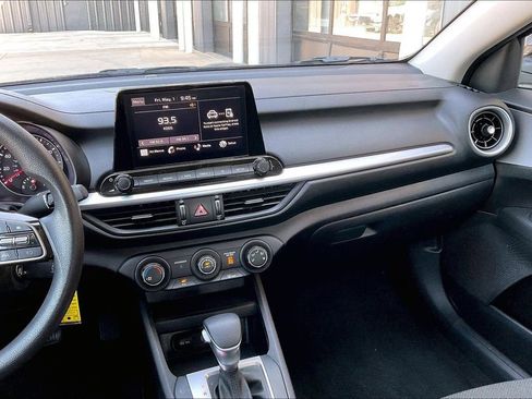 Used 2023 Kia Forte LX FWD image 6