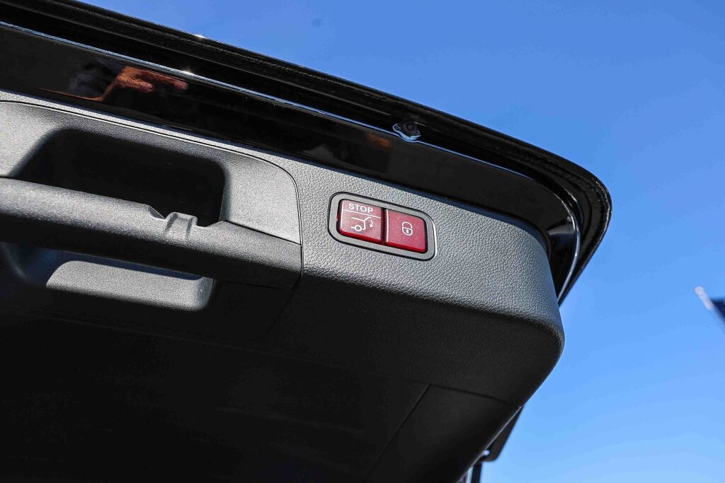 Used 2022 Mercedes-Benz GLC 300 4MATIC image 23