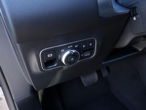 New 2026 Mercedes-Benz GLB 250 4MATIC image 37